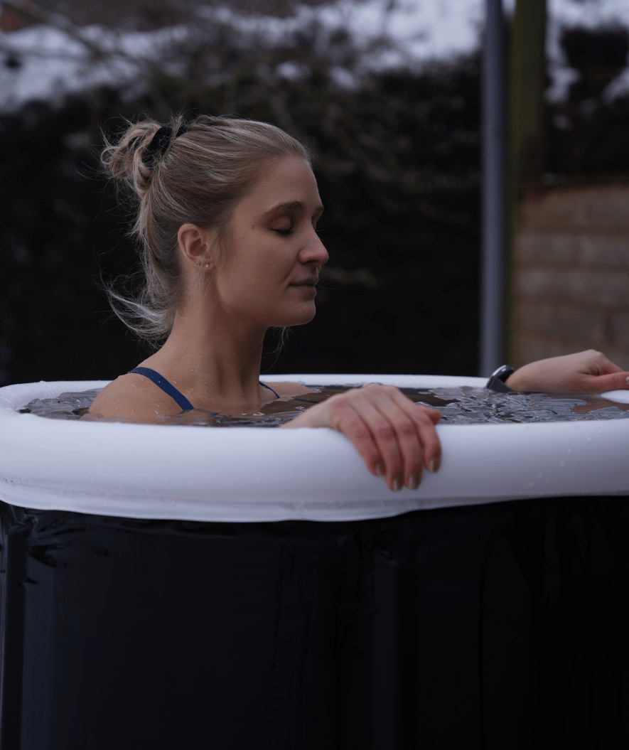 Watery inflatable cold plunge - Hero - Black