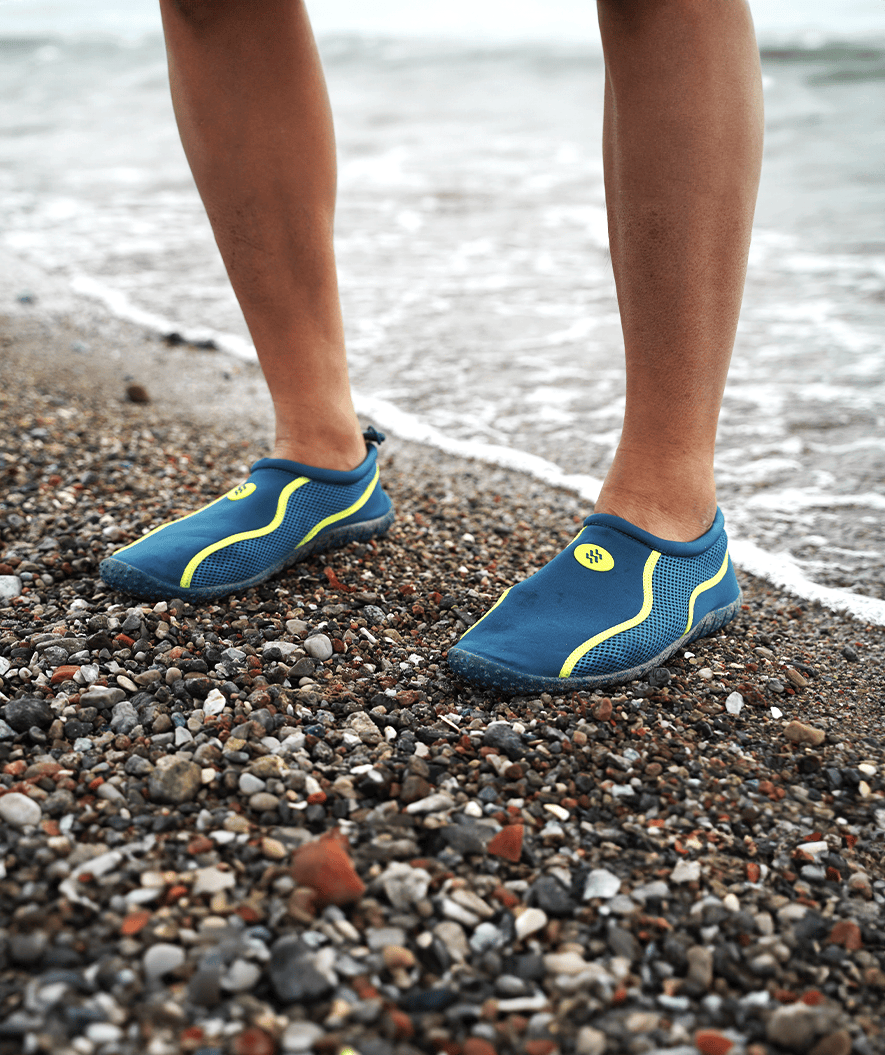 Swimming shoes for pebbly beaches sales