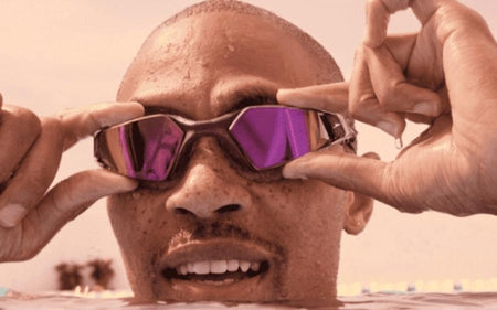 Swimming goggles