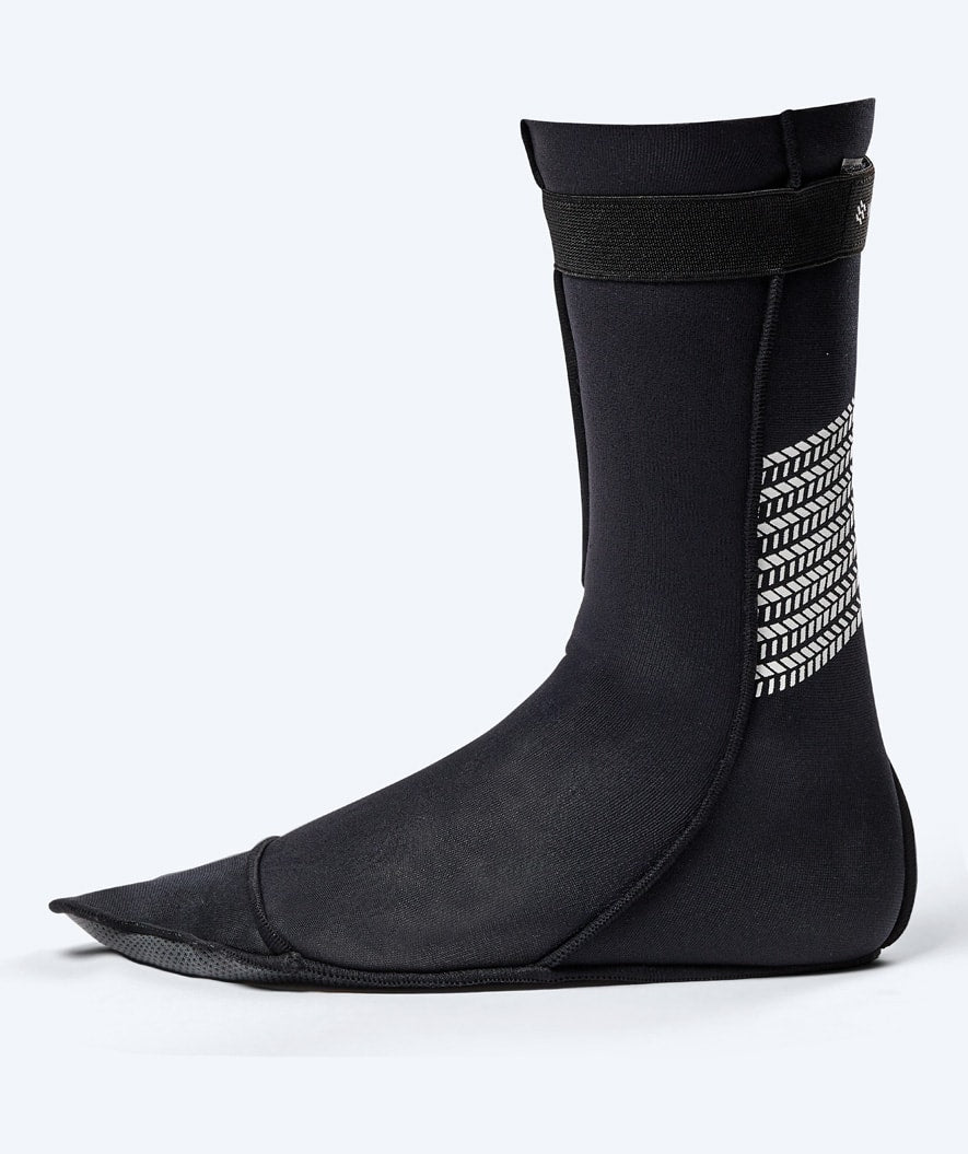 Watery neoprene socks for open water - Calder Pro (2mm) - Black