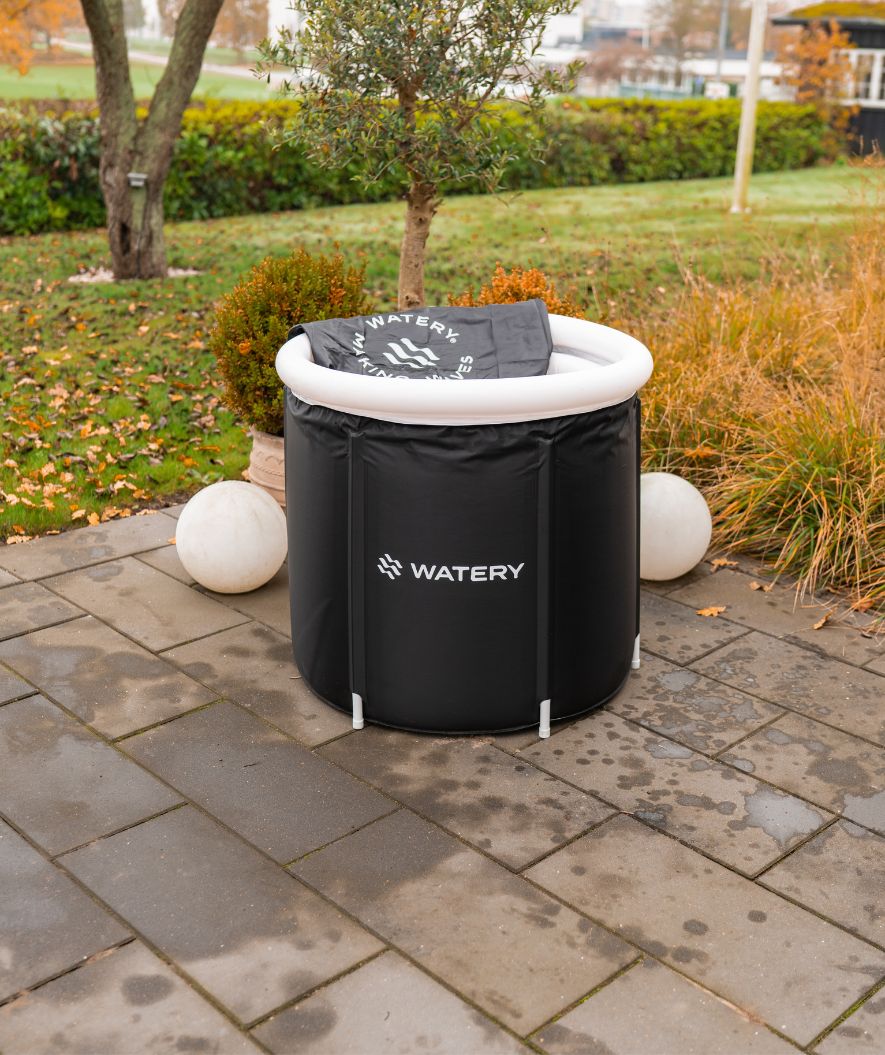 Watery inflatable cold plunge - Hero - Black